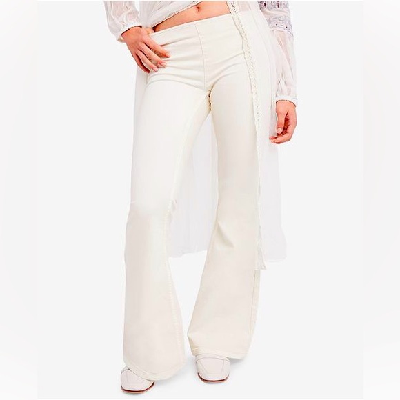 We The Free Denim - We the Free off-white stretch flare jeans. Size 27